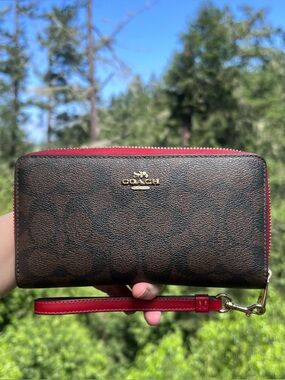 COACH Long Zip-Around Wallet Signature Canvas Detachable Wrist-strap AUTHENTIC